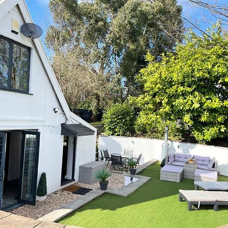 2 Bedroom Cosy Cottage With Hot Tub In Hambrook Close To Bristol City Centre Exterior foto