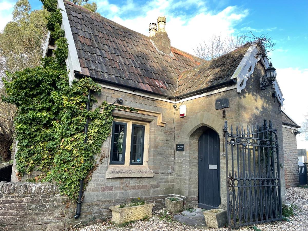2 Bedroom Cosy Cottage With Hot Tub In Hambrook Close To Bristol City Centre Exterior foto