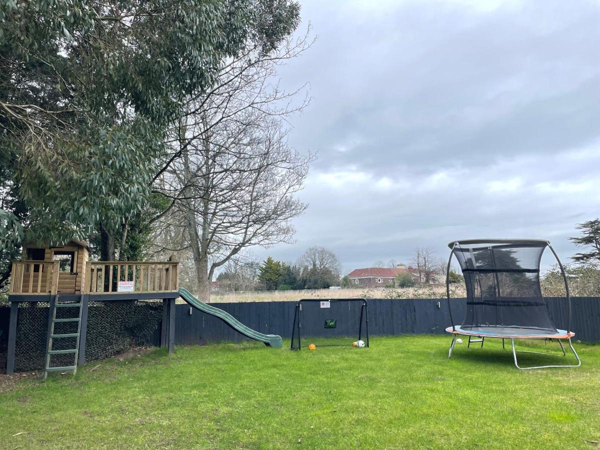 2 Bedroom Cosy Cottage With Hot Tub In Hambrook Close To Bristol City Centre Exterior foto