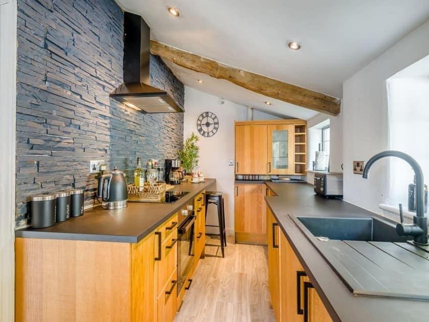 2 Bedroom Cosy Cottage With Hot Tub In Hambrook Close To Bristol City Centre Exterior foto